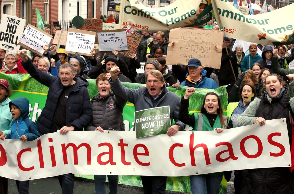 NO FEE 16 Stop Climate Chaos march