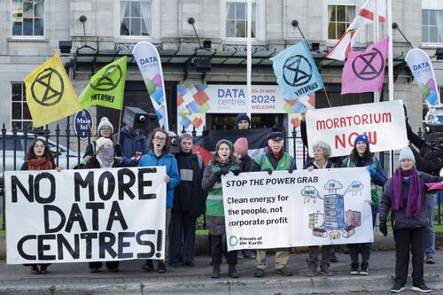 NO FEE FRIENDS EARTH DATA PROTEST 6